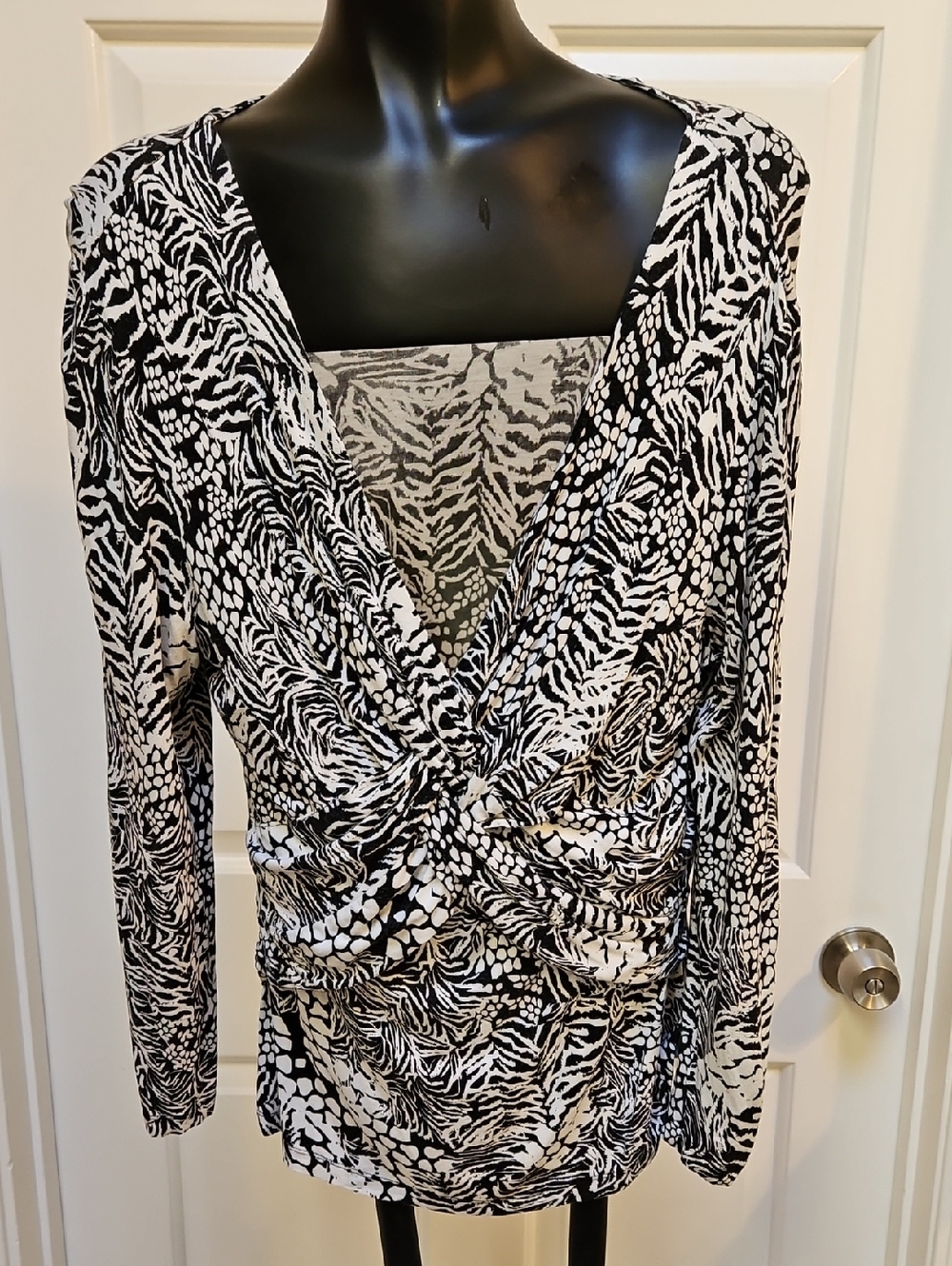 CABLE & GAUGE Twist Zebra Print Top - M
